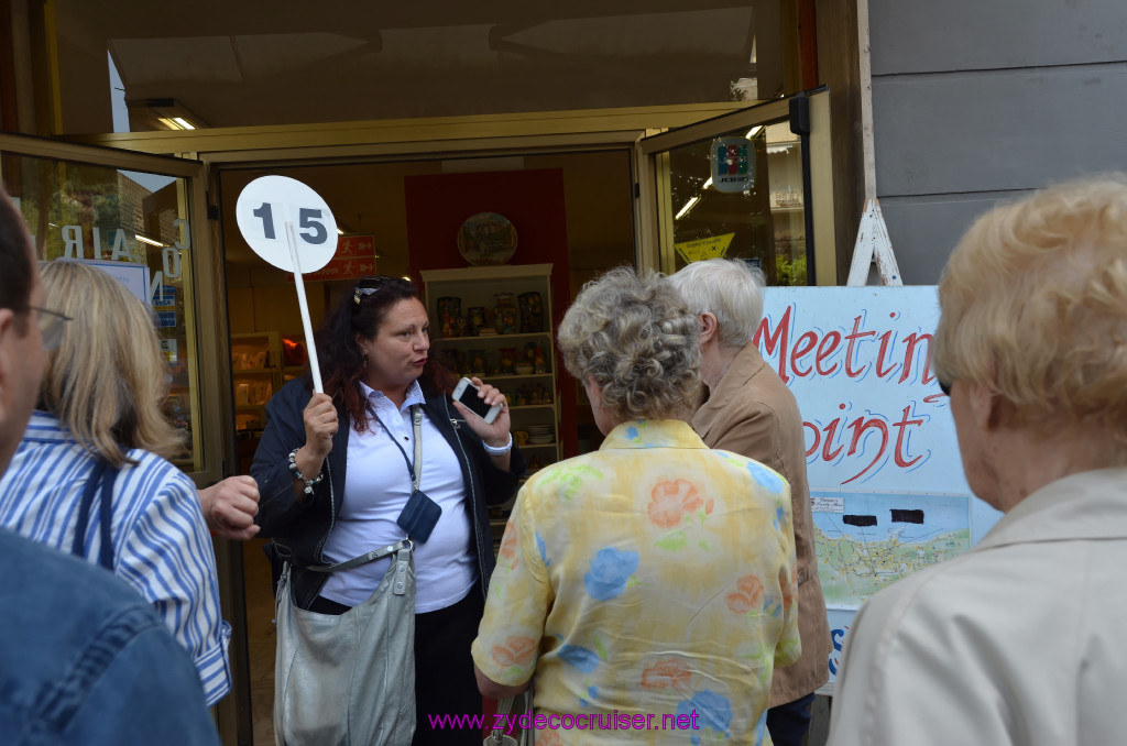 105: Carnival Sunshine Cruise, Naples, Leisurely Sorrento Tour, Can anyone find the meeting point?