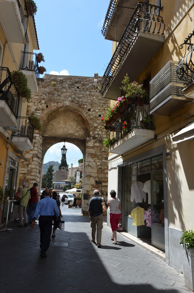 158: Carnival Sunshine Cruise, Messina, Taormina on your Own tour, Catania Gate, Porta Catania, 