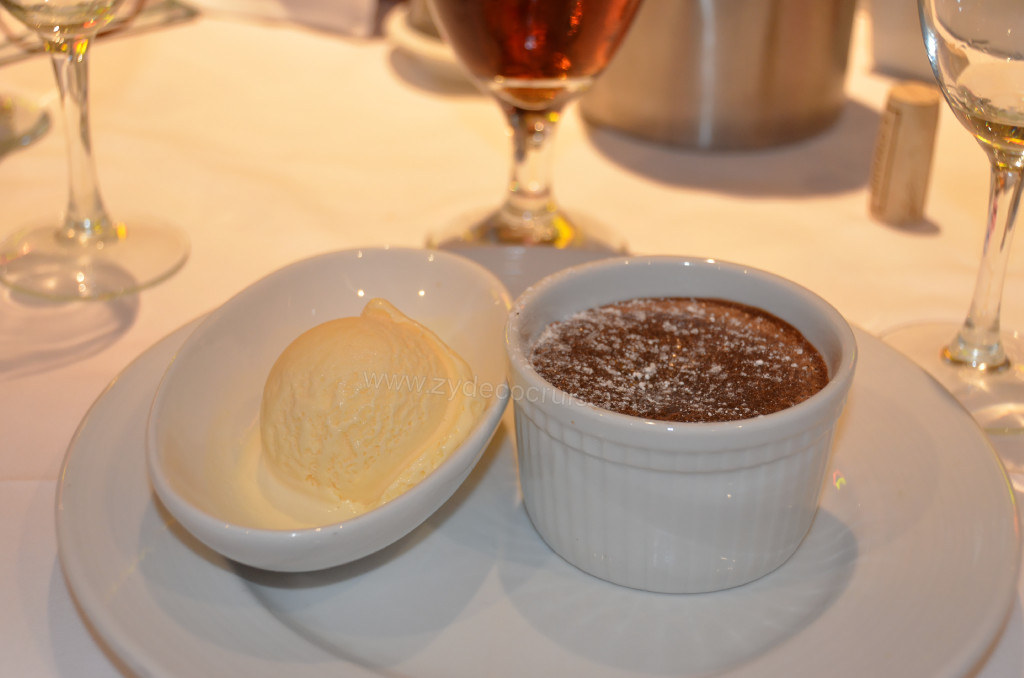 042: Carnival Sunshine, MDR Dinner, Warm Chocolate Melting Cake, 