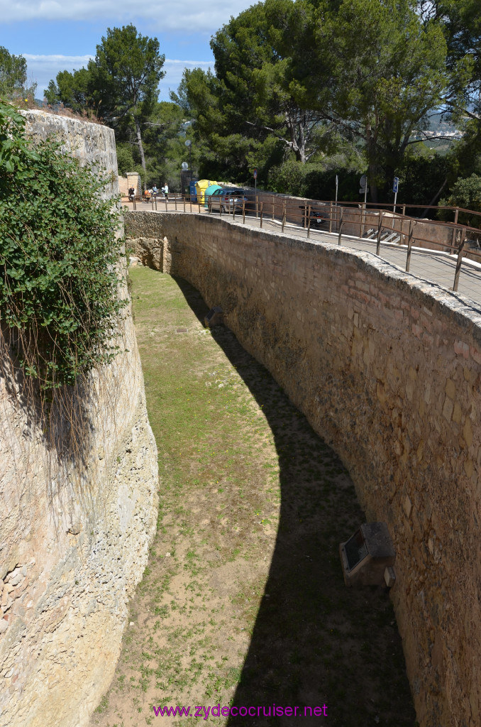 082: Carnival Sunshine Cruise, Mallorca, Bellver Castle, 