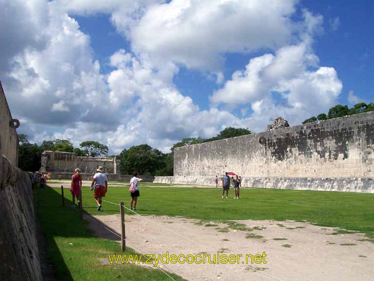 037: Carnival Triumph, Elizabeth Pictures, Chichen Itza