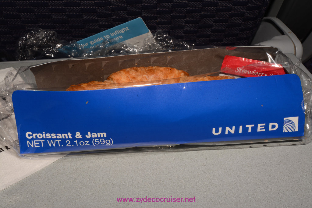 012: Carnival Vista, Pre-cruise, United Cattle Class Plus, IAH-Munich, "Breakfast"