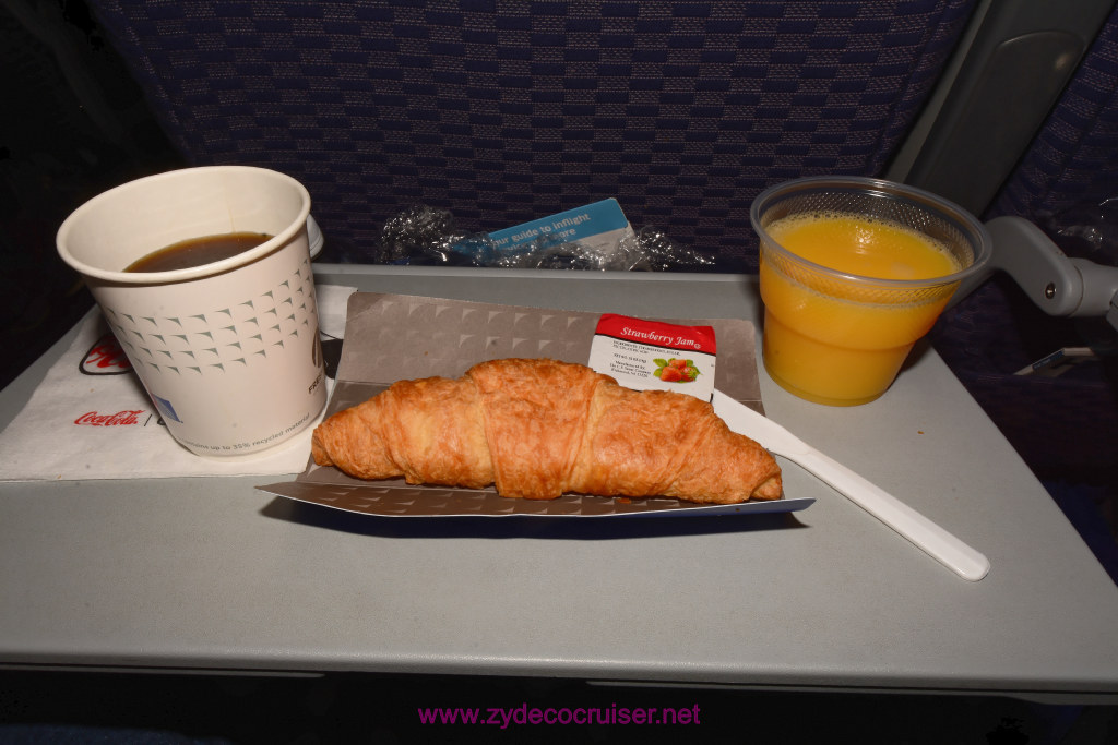 013: Carnival Vista, Pre-cruise, United Cattle Class Plus, IAH-Munich, "Breakfast"