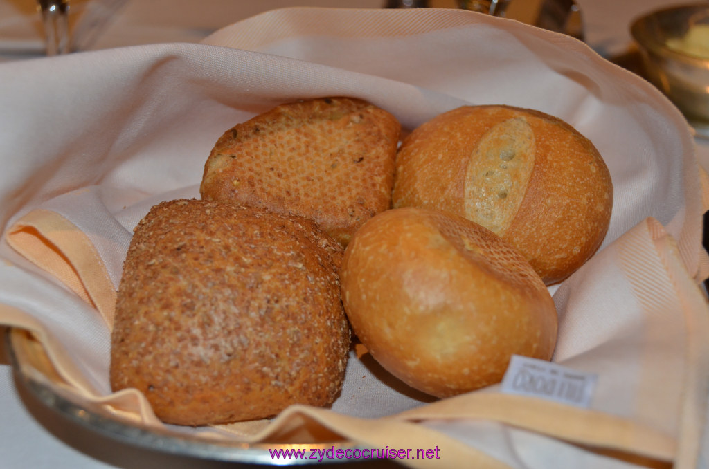 005: Golden Princess Coastal Cruise, MDR Dinner, Bread Basket, 