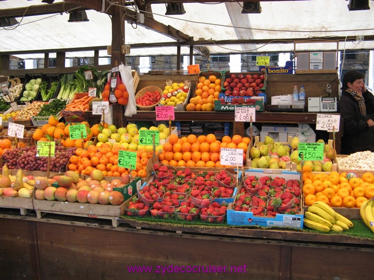 028: Open Air Market  Venice, Italy