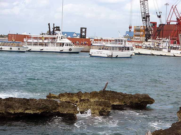 075: Carnival Freedom - Grand Cayman - Tender Area