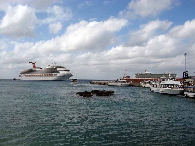 083: Carnival Freedom in Grand Cayman