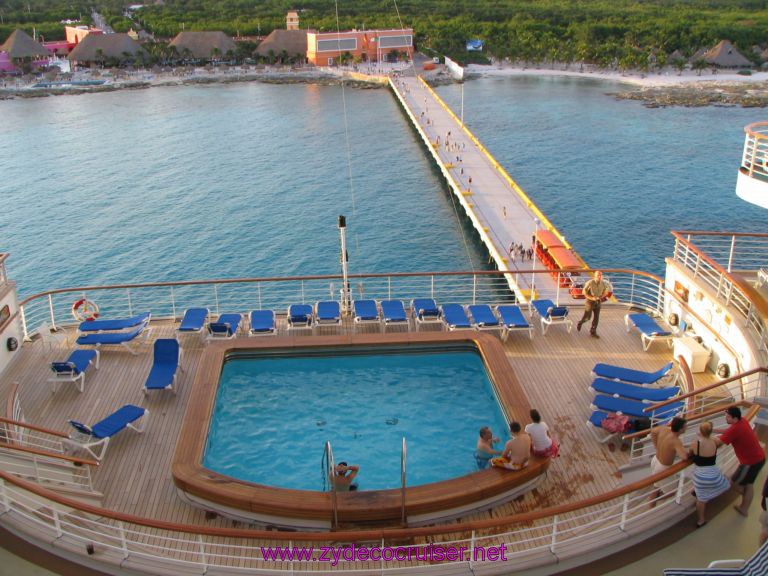 Grand Princess, Aft pool, Costa Maya