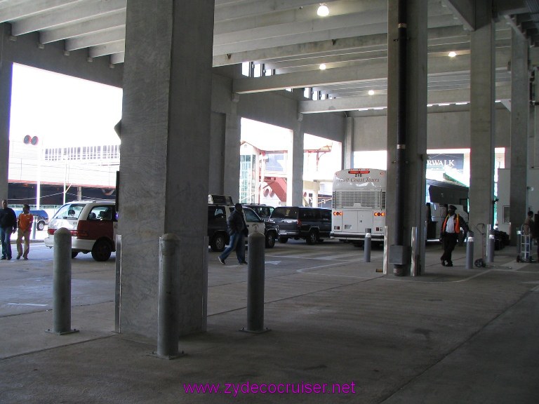 New Orleans, Erato Street Cruise Terminal, passenger drop off