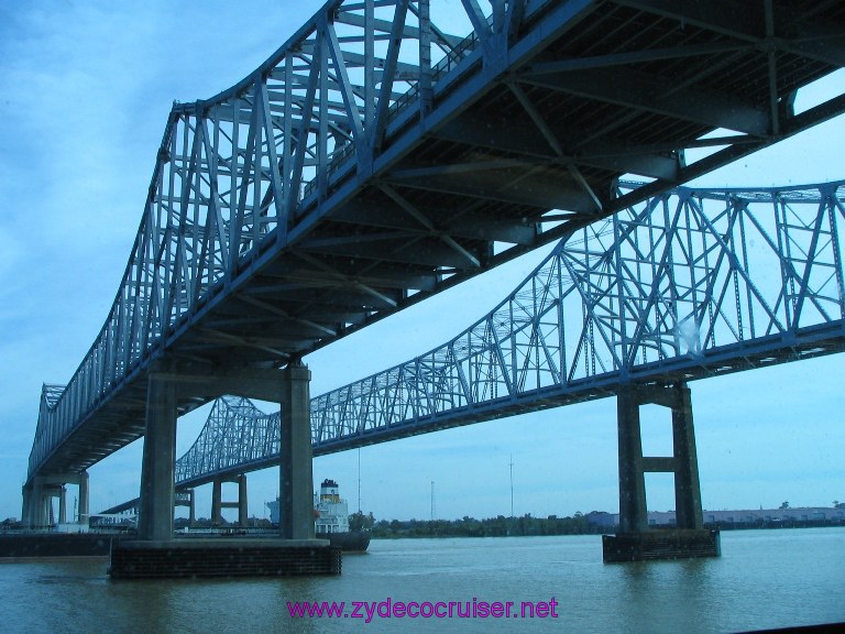 New Orleans, Erato Street Cruise Terminal, Mississippi River Bridge