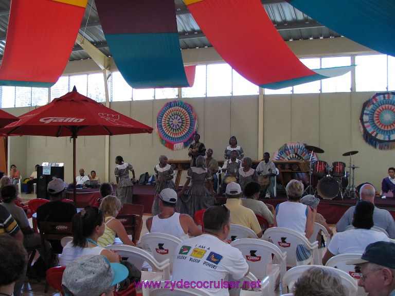 Free entertainment  in the terminal, Puerto Santo Tomas de Castilla, Guatemala