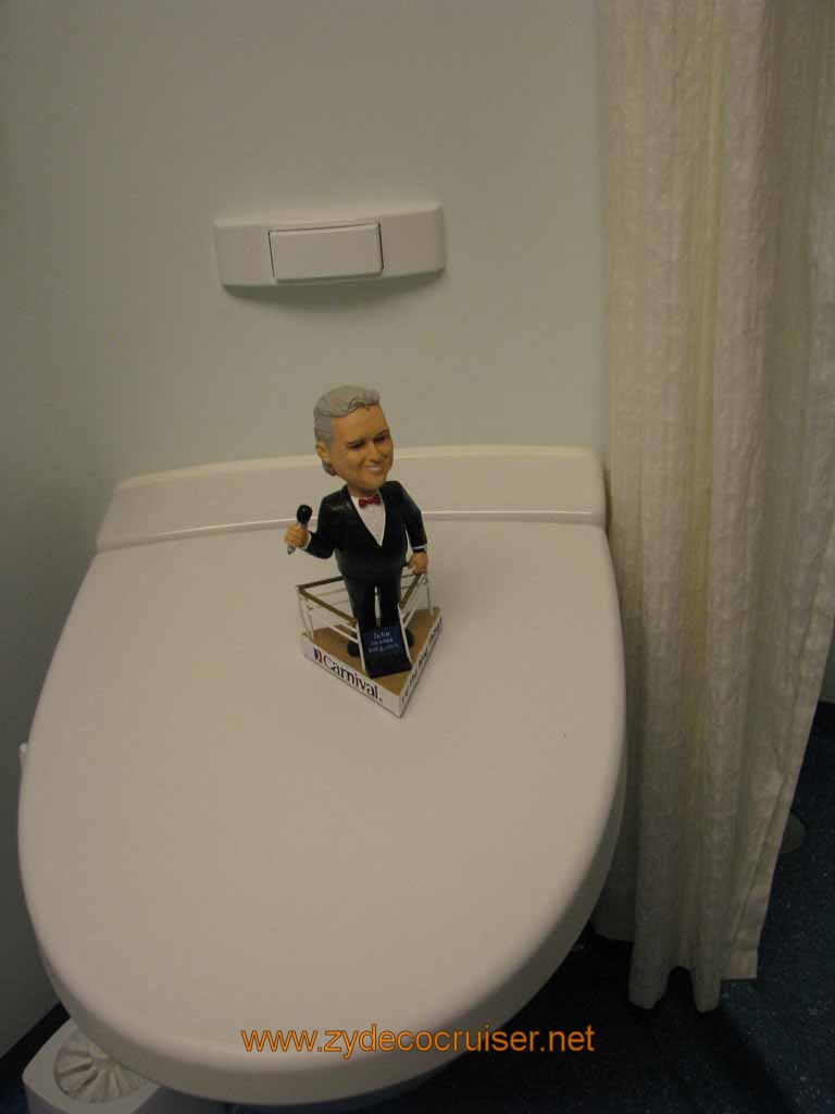 001: Carnival Splendor, John Bobbleheald