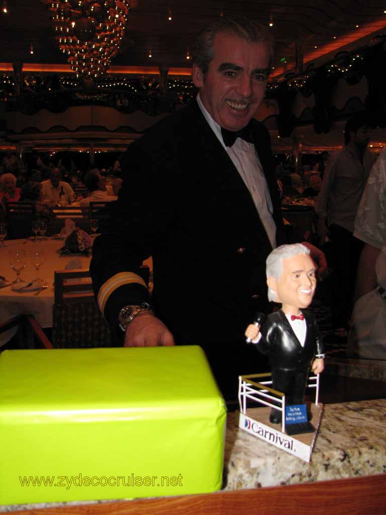 004: Carnival Splendor, John Bobbleheald