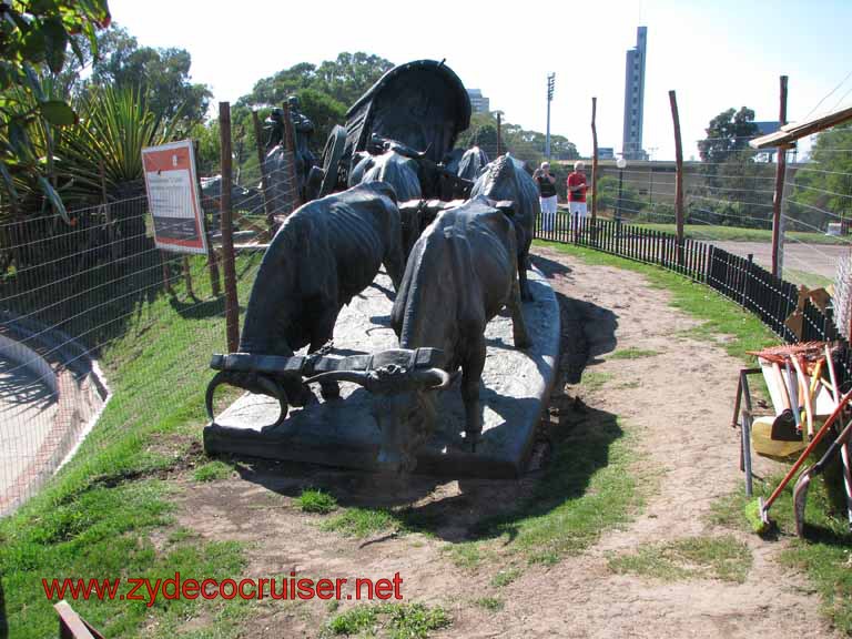 085: Carnival Splendor, Montevideo - Monumento La Carreta (Oxcart Monument)