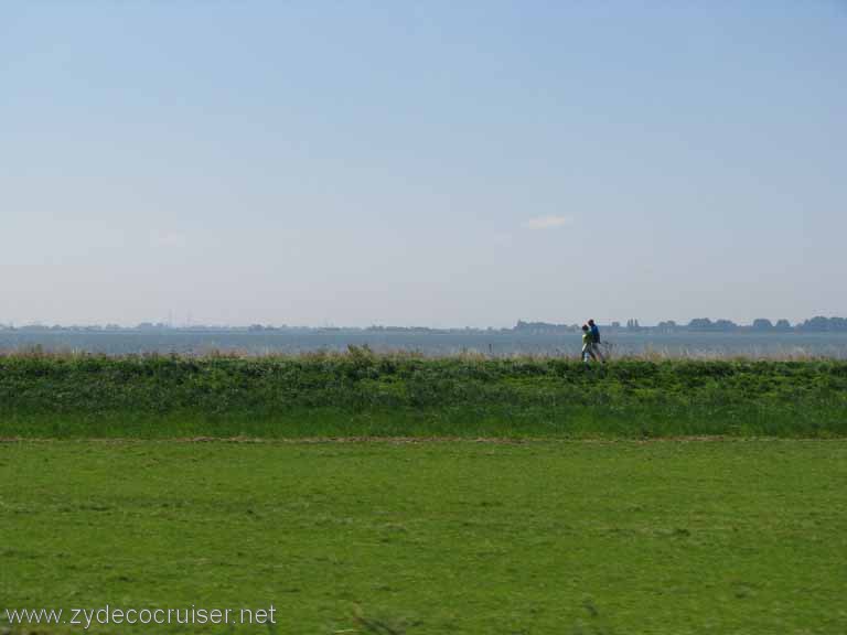 192: Carnival Splendor, Amsterdam, Marken and Voledam Excursion, Jogging along the dike