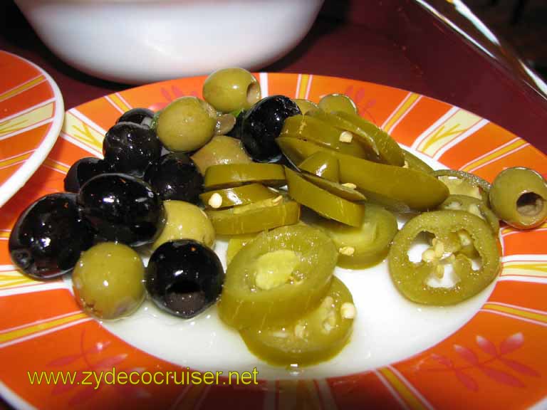 052: Carnival Splendor, 3 Day, Sea Day, Olives and Jalepenos!