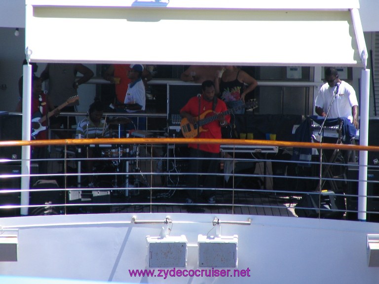 015: Carnival Valor, Sea Day 1, As the band played on. No dummies, they were in the shade.